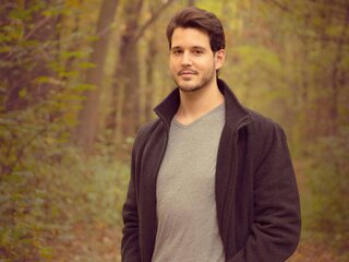 AxelJones show jasmin